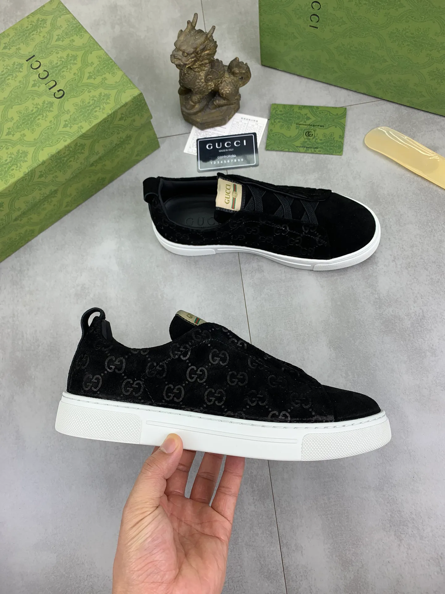 Men's shoes 💰P460💰[New model] (GUCCI) official website's latest 🎁🎁casual and fashionable men's shoes👟, hot style 💥 style is simple and elegant, exclusive for trendy men. Unique official website's latest brand double G elements Original 👑Gucci decoration, fashionable and generous, the fabric is original frosted calfskin✅Full imported sheepskin lining, the official website specifies wear-resistant, lightweight original rubber casual outsole, the classic model is taken in kind at the counter🎬38-44 3⃣️colors available